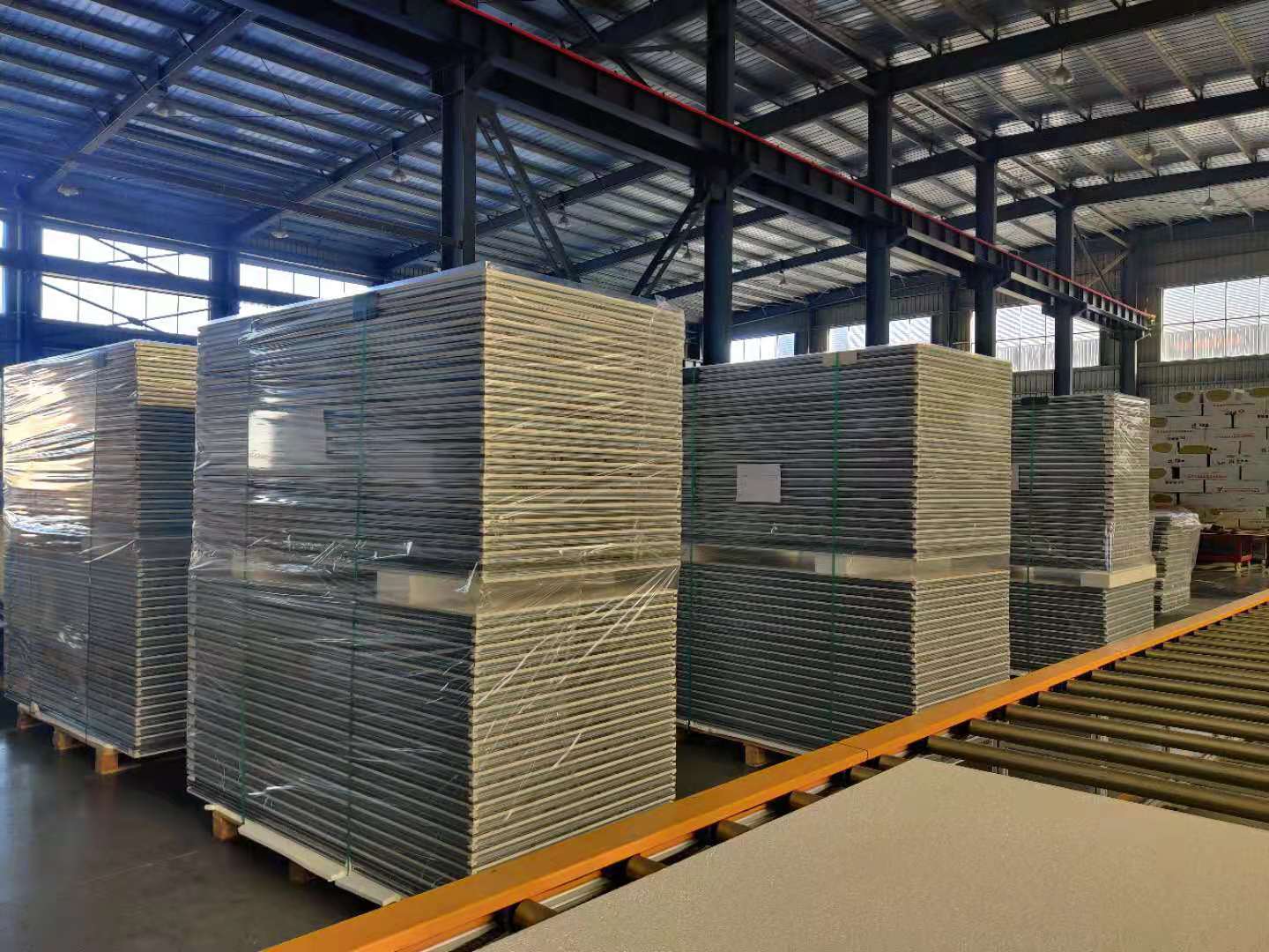 上鹽城手工凈化板在生產和使用過程中出現的問題分析